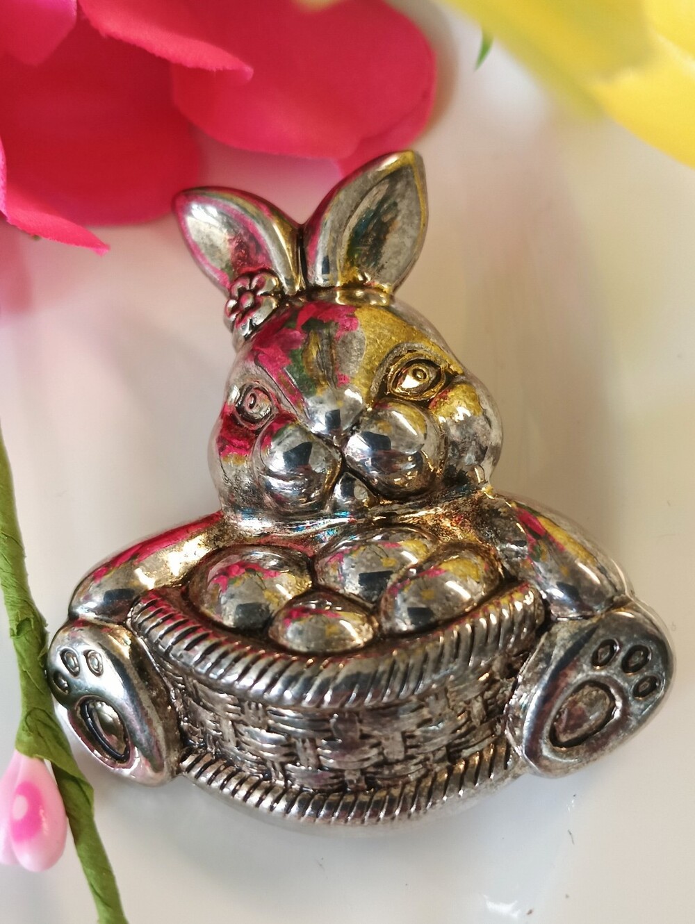 Vintage Silver Bunny Rabbit with Egg Basket Pin/Brooch (2" x 2")